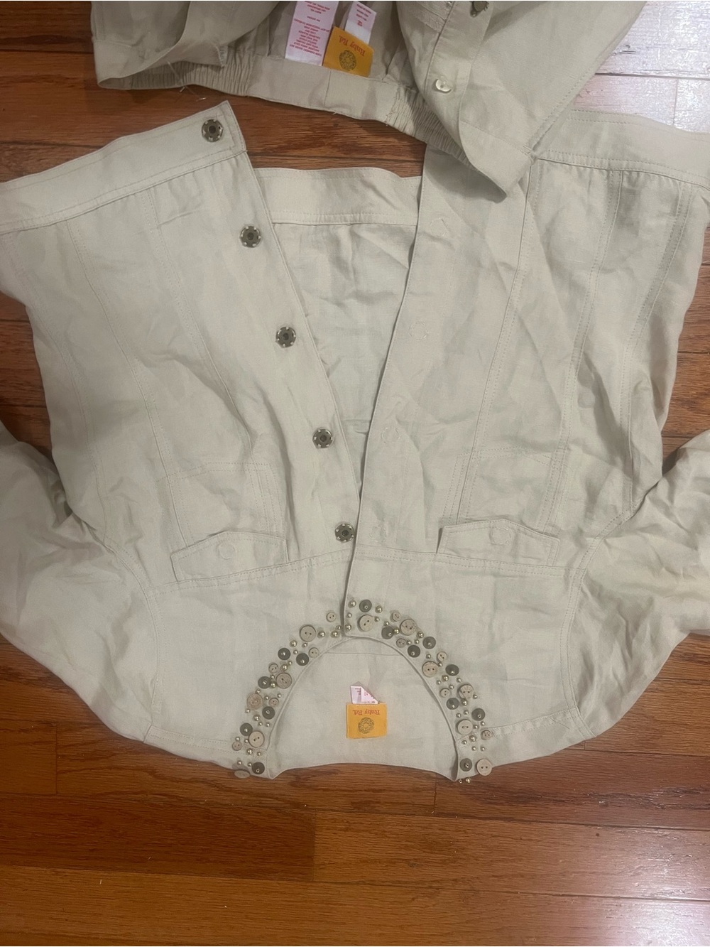 Ruby Rd. YanEmbellished Linen Jacket & Capris - Picture 2 of 5
